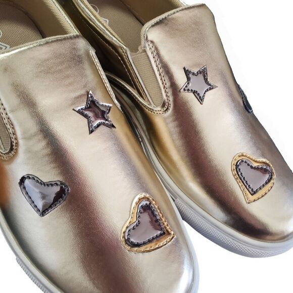 NEW Metallic gold sneakers with shiny heart & star embellishment / Womens 5 Shoe - Picture 4 of 9